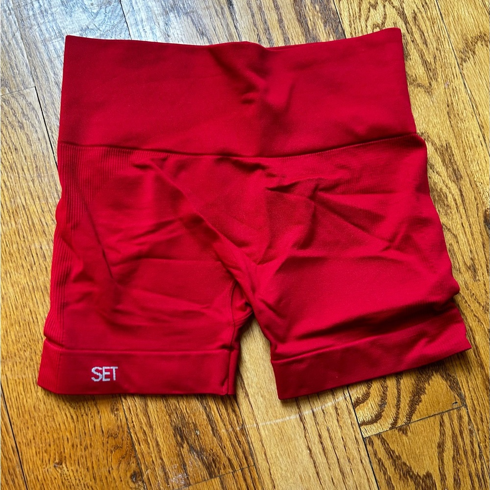 Set active bike shorts size medium. Excellent condition